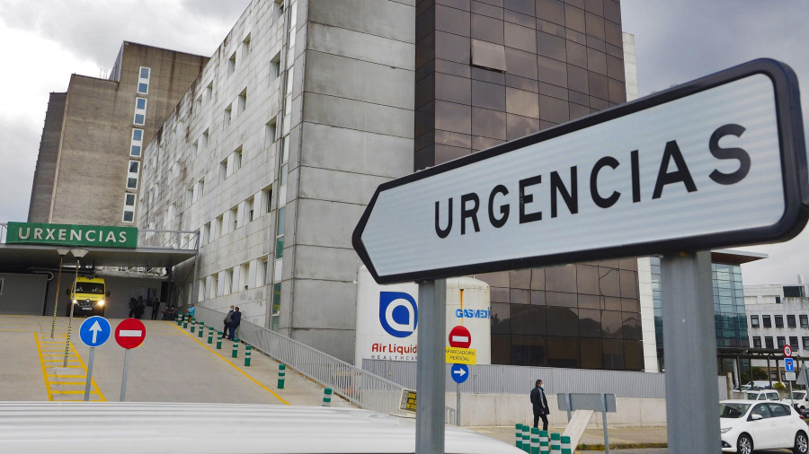 Evacuada al Marcide tras un aparatoso accidente en Freixeiro