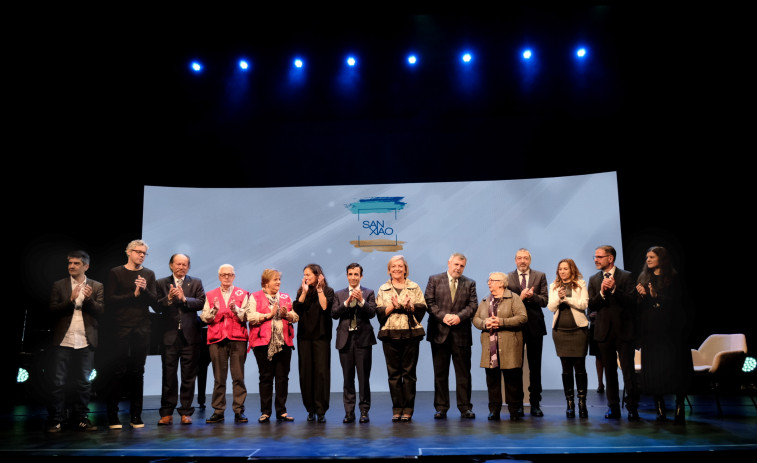 Ferrol inicia la celebración de San Xiao con la firma en el libro de Oro de la Ciudad y el acto institucional en el Jofre