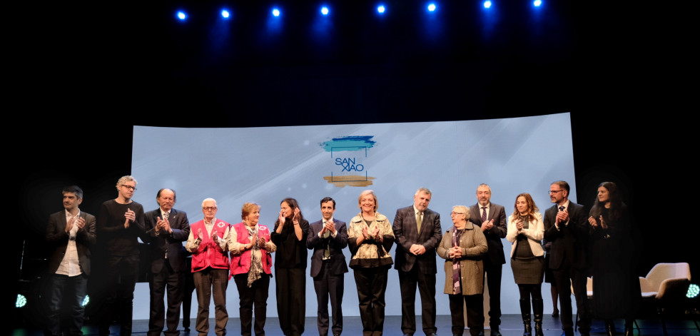 Ferrol inicia la celebración de San Xiao con la firma en el libro de Oro de la Ciudad y el acto institucional en el Jofre