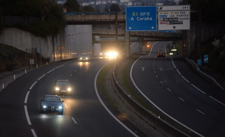 Piden colaboración ciudadana en Ferrol para localizar el coche que provocó un accidente en Freixeiro