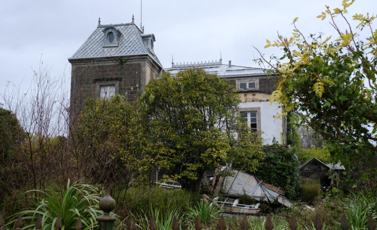 Una pareja de asturianos rescata la casa San Román de Narón para convertirla en un hotel