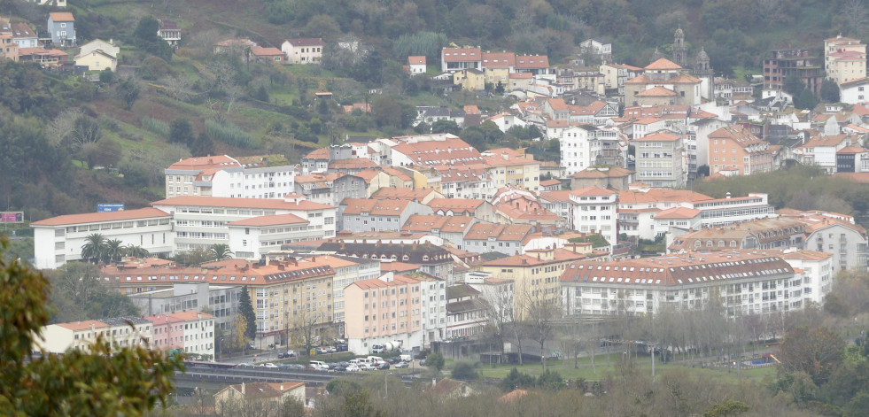 Trasladado al Juan Cardona un conductor herido en Pontedeume