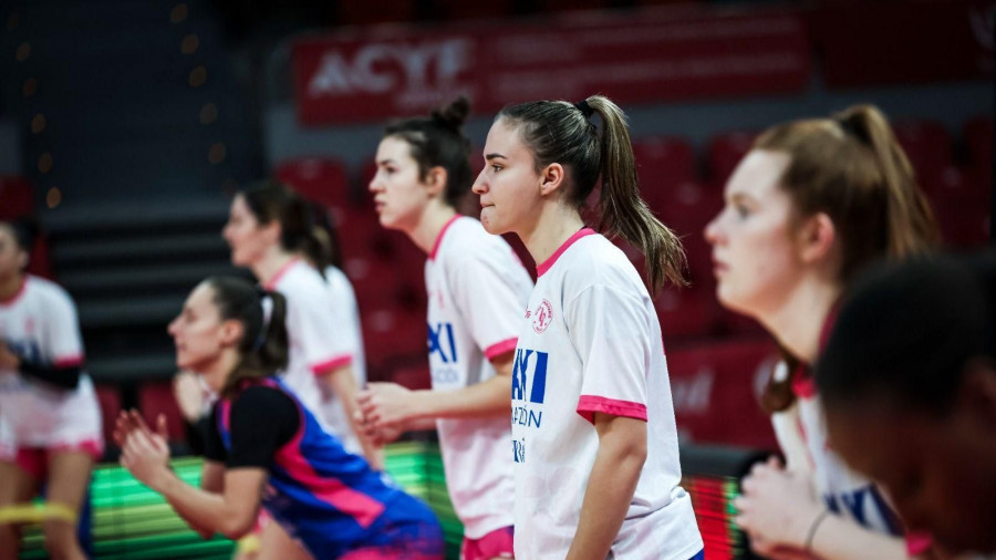 Baloncesto Baxi Ferrol | Àngela Mataix: “El DVTK es un equipo duro, pero jugar en A Malata es complicado”