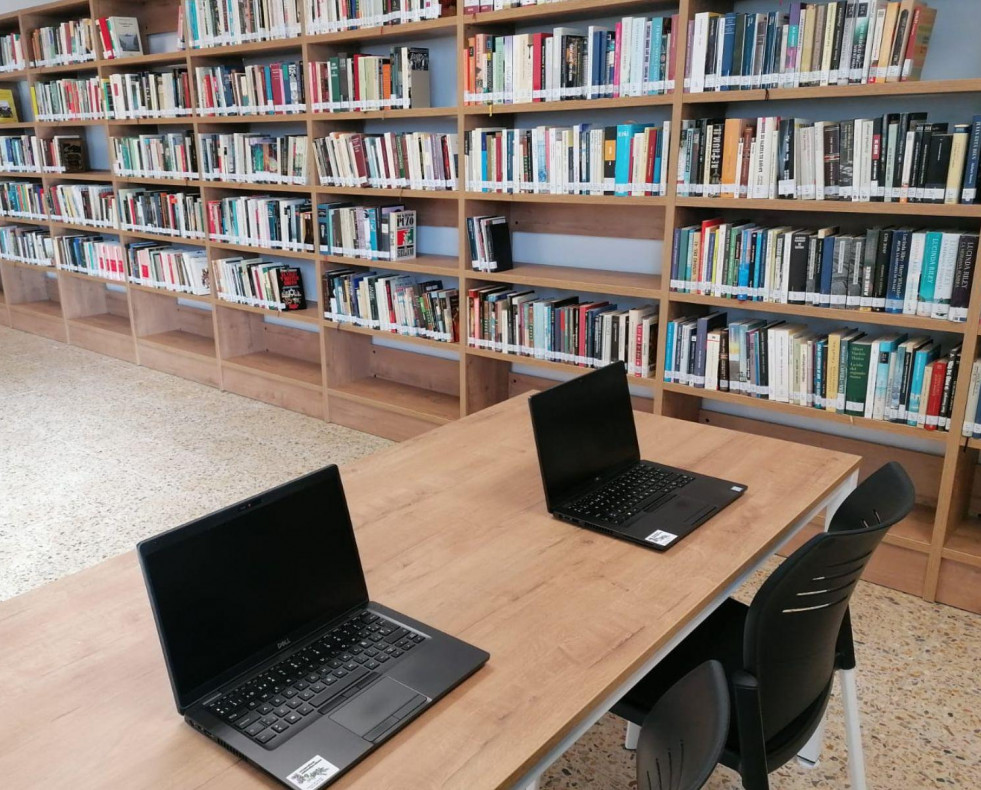 ReabreBibliotecaNeda