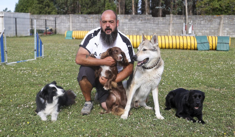 Javier Sánchez, Lobos de Naraío: “Por ser dueño de un perro no sabes educar”