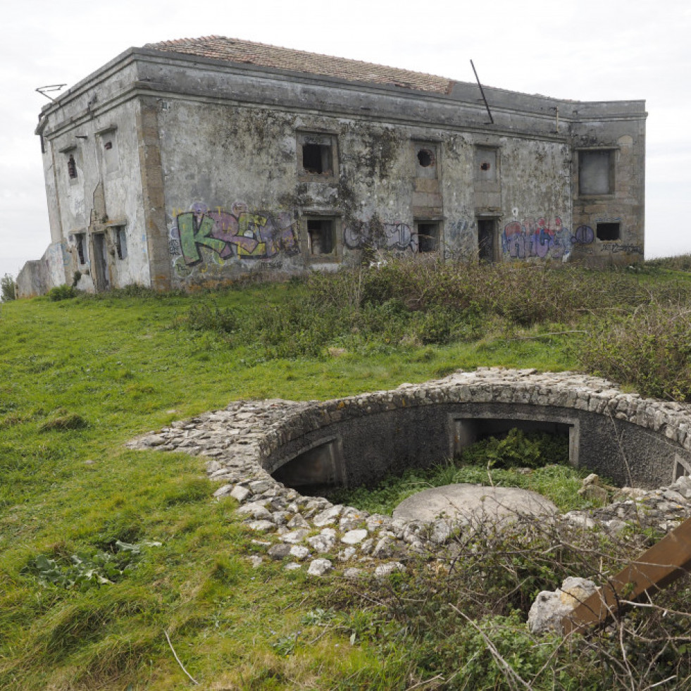 El PSOE critica que Ferrol se quede de última en el proyecto de las baterías de la costa