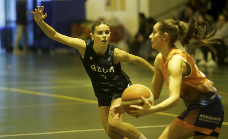 El Costa Ártabra Femenino solventa sin apuros un duelo trampa