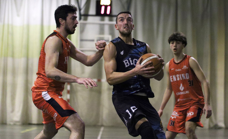 El Costa Ártabra masculino sucumbe ante el Institutos de Compostela