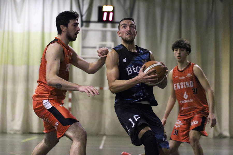 El Costa Ártabra masculino sucumbe ante el Institutos de Compostela