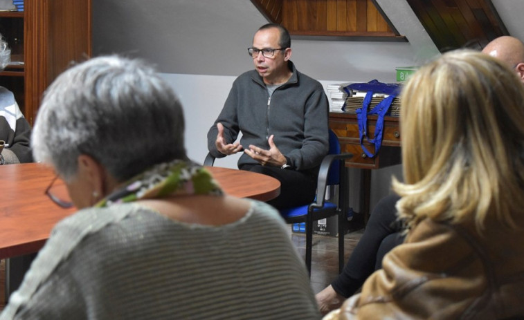 Os talleres de filosofía volven a Caamouco da man de Tomás Cardeña