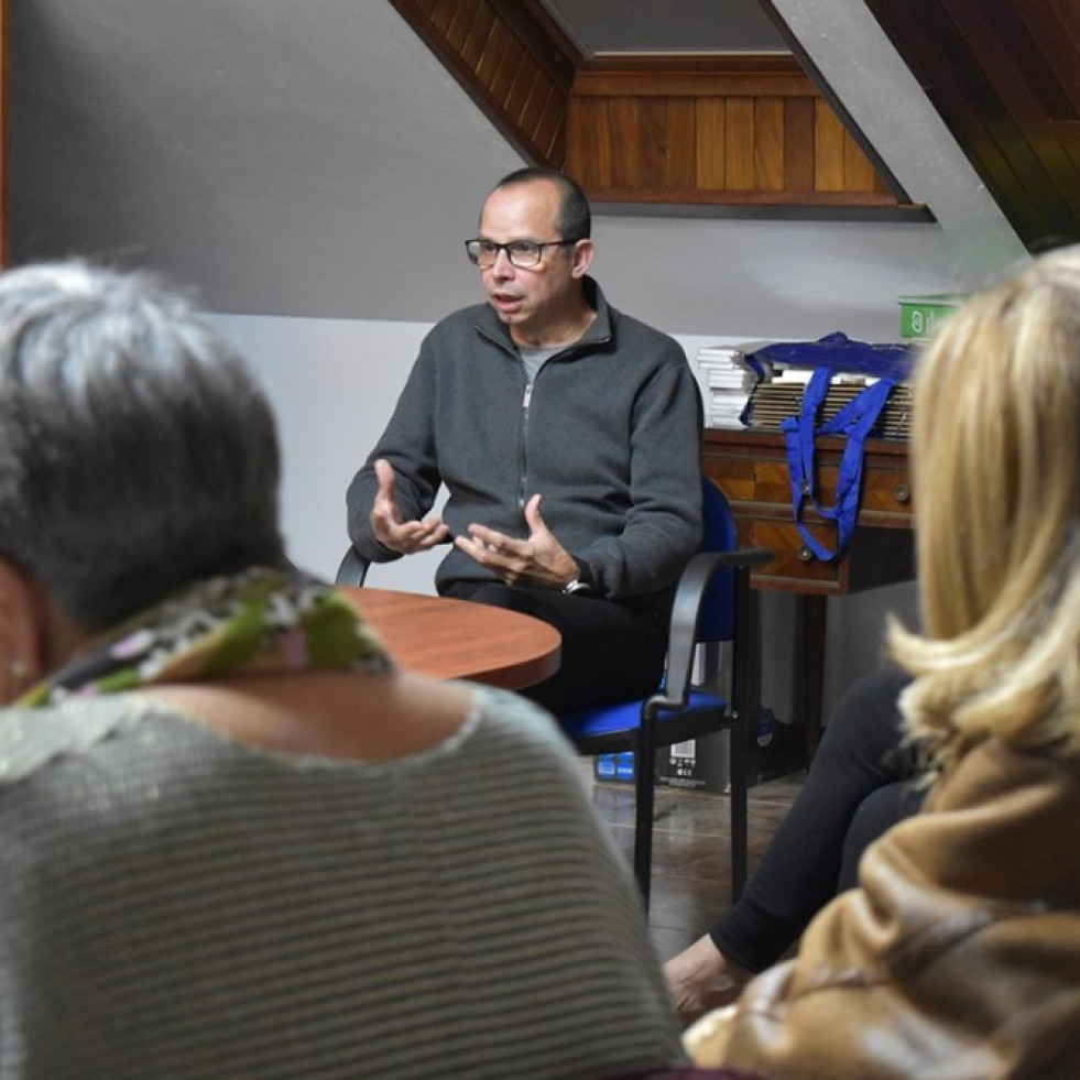 Os talleres de filosofía volven a Caamouco da man de Tomás Cardeña