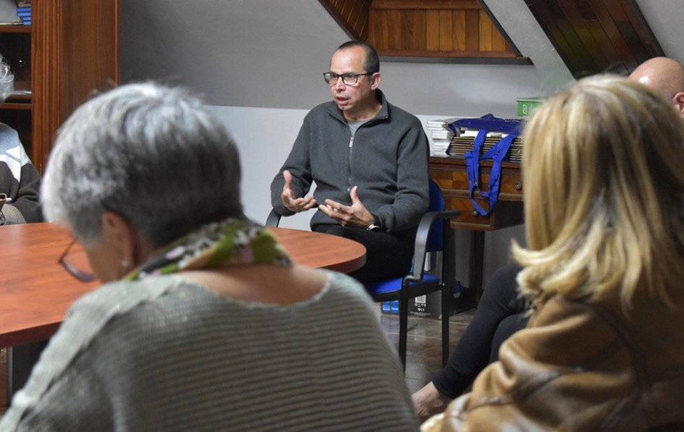 Os talleres de filosofía volven a Caamouco da man de Tomás Cardeña