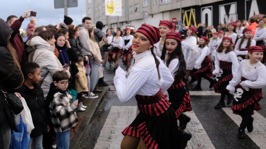 Un centenar de alumnos de la escuela de baile Un Paso Adelante se citan en Odeón