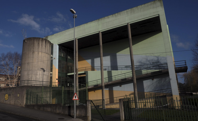 El PSOE pide “celeridade” en la reparación de la caldera de la piscina municipal de Caranza