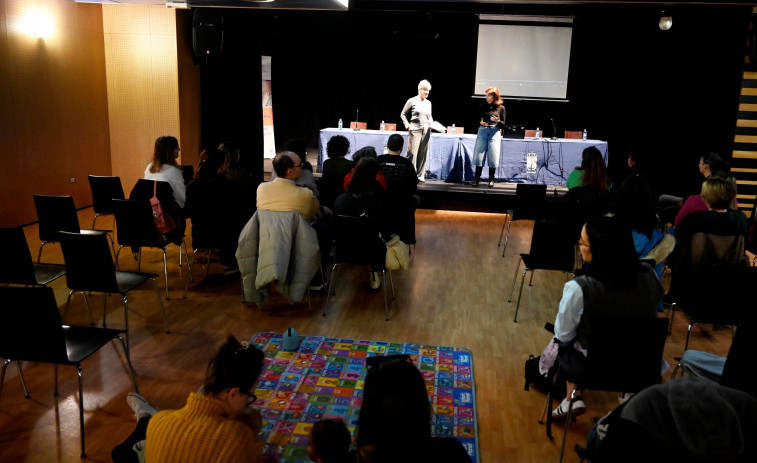 Posta en valor do importante labor das matronas no Café Teatro do Pazo da Cultura de Narón