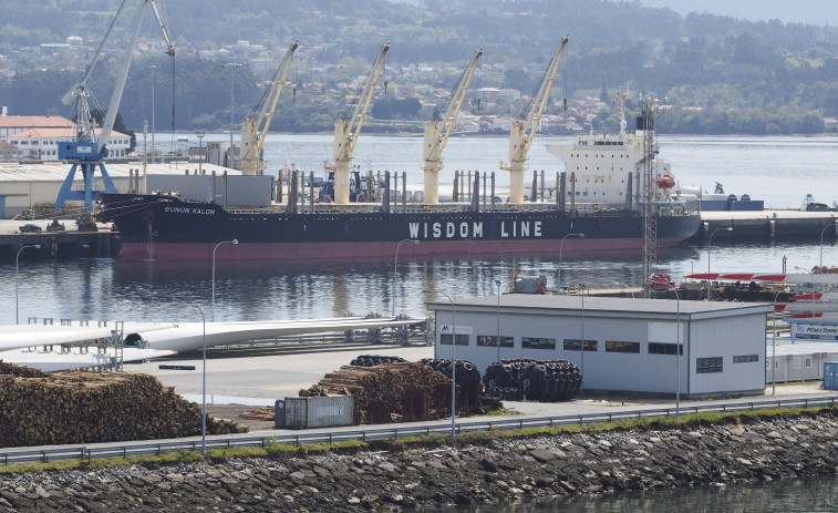 El Puerto de Ferrol prevé aumentar en 2,3 millones el tráfico de mercancías este año