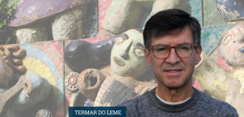 TERMAR DO LEME | Un teléfono móbil con moitos lalalos