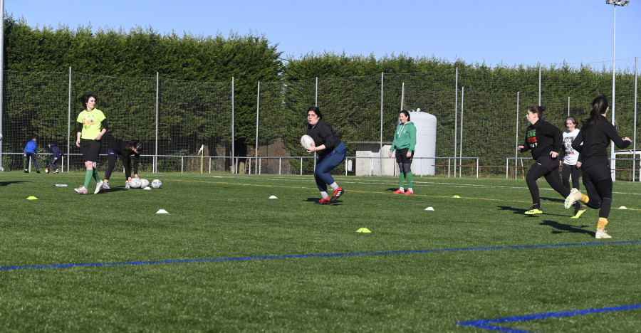 La sesión de entrenamiento de rugby femenino fue un auténtico éxito