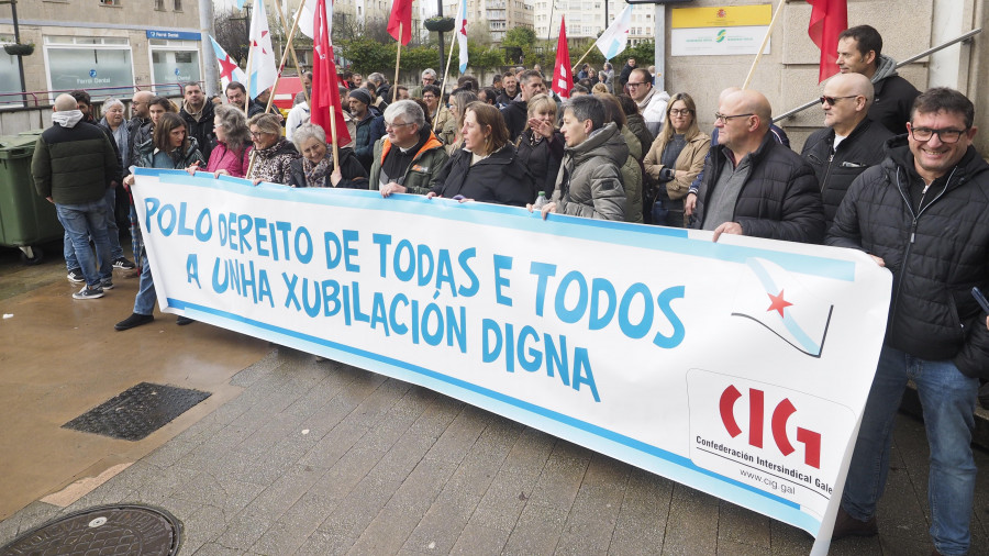 Concentración de la CIG contra la reforma de la jubilación parcial aprobada este miércoles