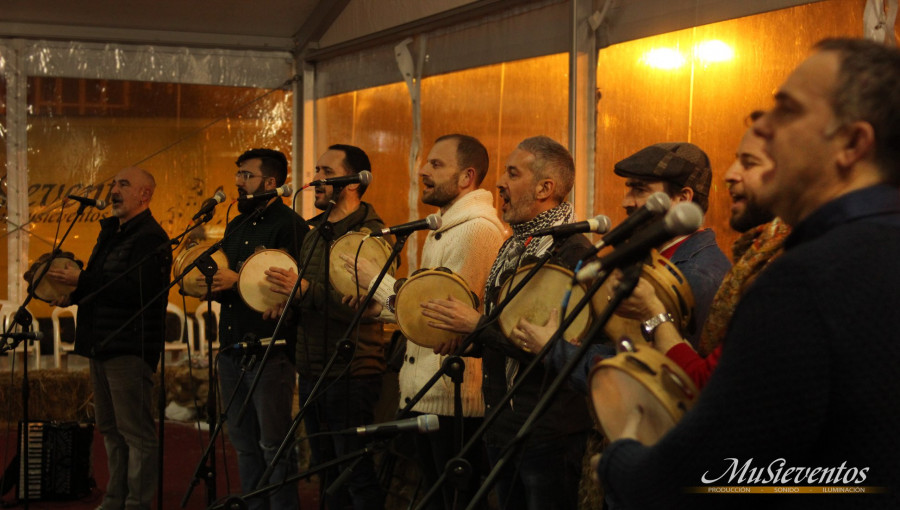 Os do fondo da barra presentan o seu primeiro disco en Narón