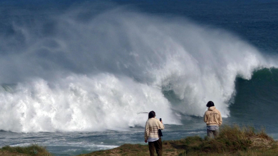 Rachas de 133,3 km/h en Cedeira y olas de más de 7 metros Bares en el peor día de Éowyn