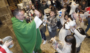 Búscate en la bendición de mascotas en Ares