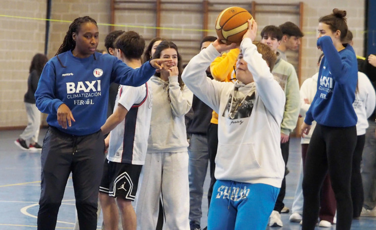 El IES Terra de Transancos acogerá mañana una rueda de prensa con las jugadoras del Baxi