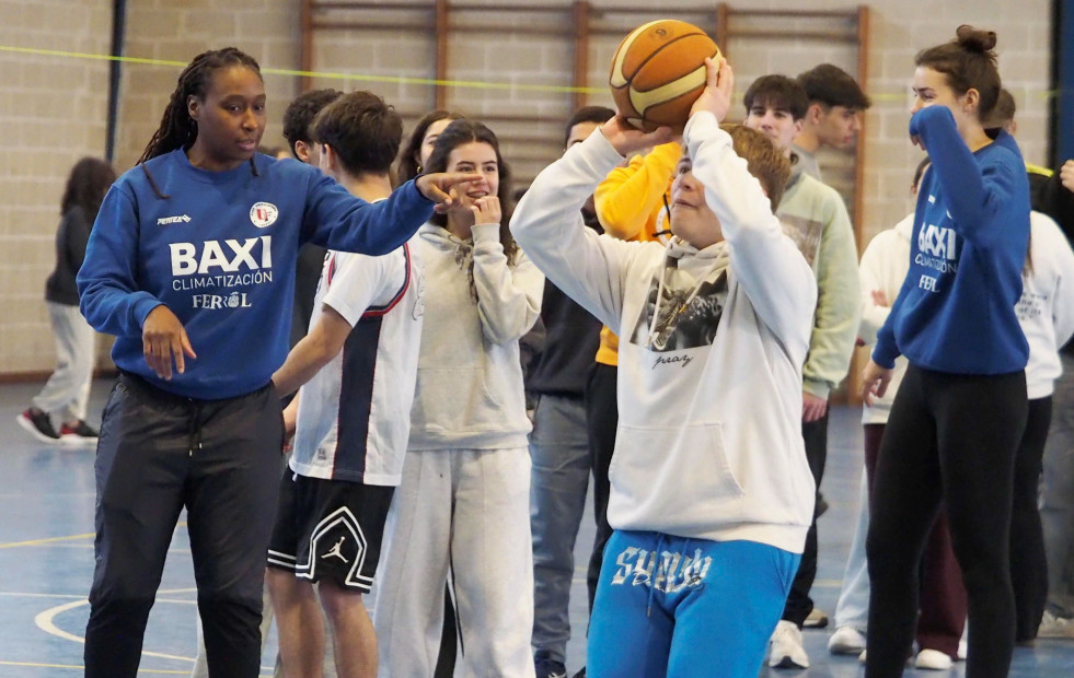 El IES Terra de Transancos acogerá mañana una rueda de prensa con las jugadoras del Baxi