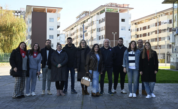 San Valentín transforma un barrio de Fene en la verbena más romántica del año