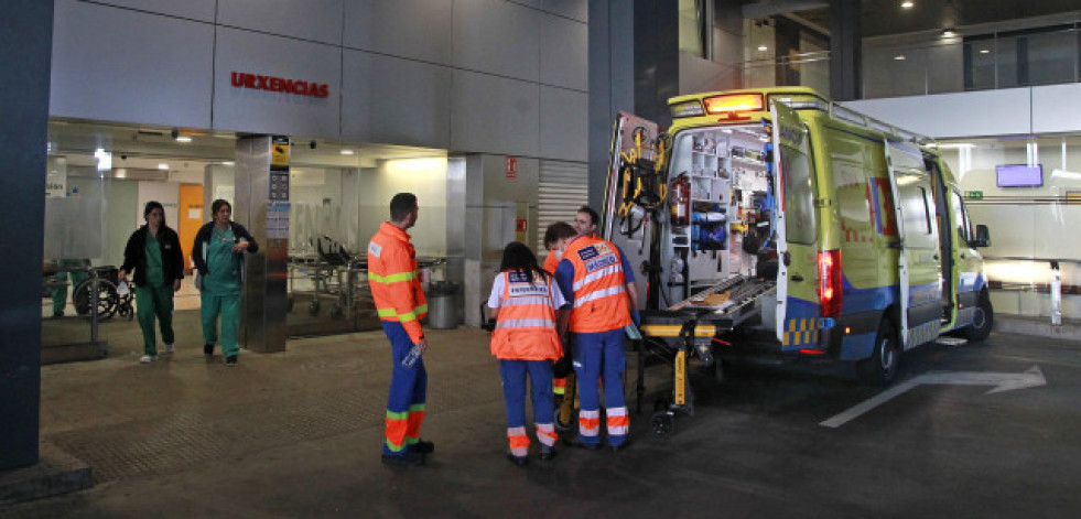 Apuñalan a un enfermero y a un guardia de seguridad en el Hospital de A Coruña