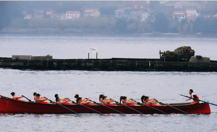 Ares y A Cabana, terceros y cuartas en la regata de traineras de Boiro