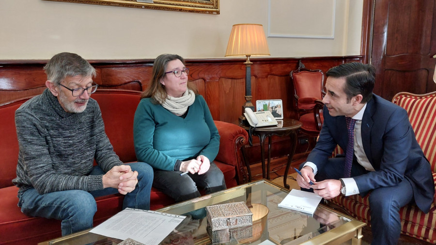 Responsables de Aspaneps se entrevistan con el regidor local, que ensalza su labor pedagógica