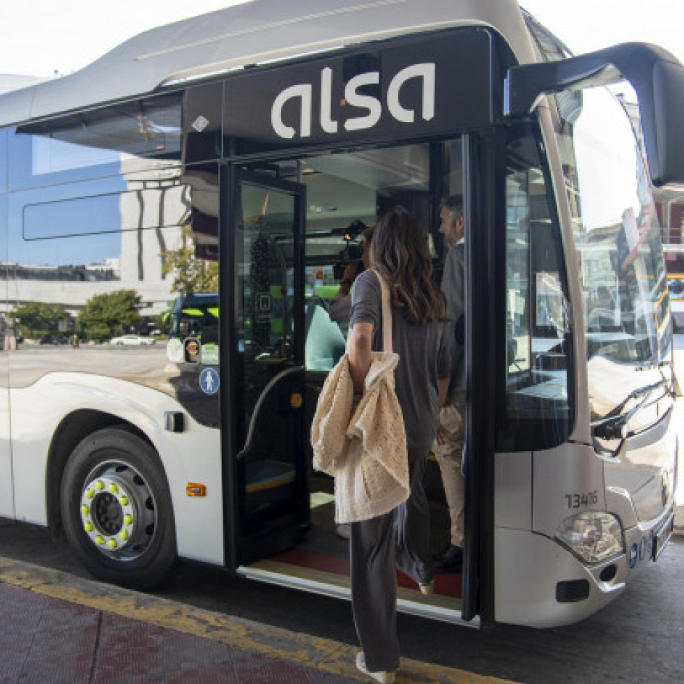 La Xunta exige que el mapa estatal de autobuses “venga con financiación” para asumir los “recortes”