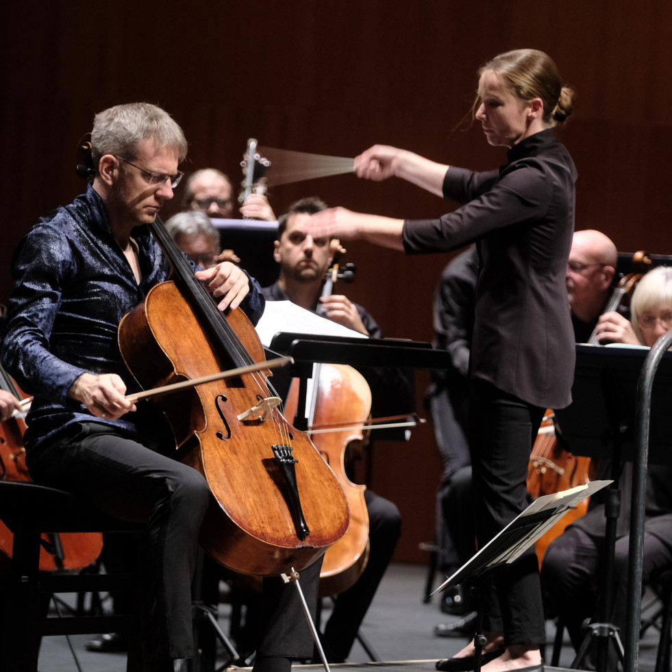 Elim Cham con la batuta de la Sinfónica de Galicia en Ferrol