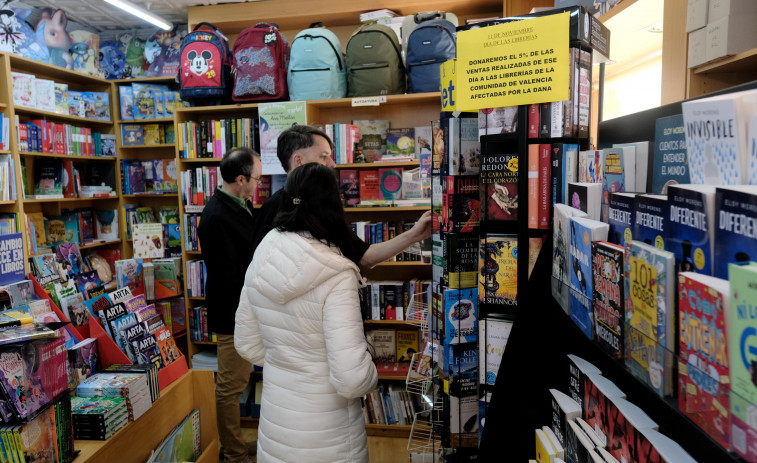 Un taller de detectives, entre otras actividades, en la librería Day de Narón