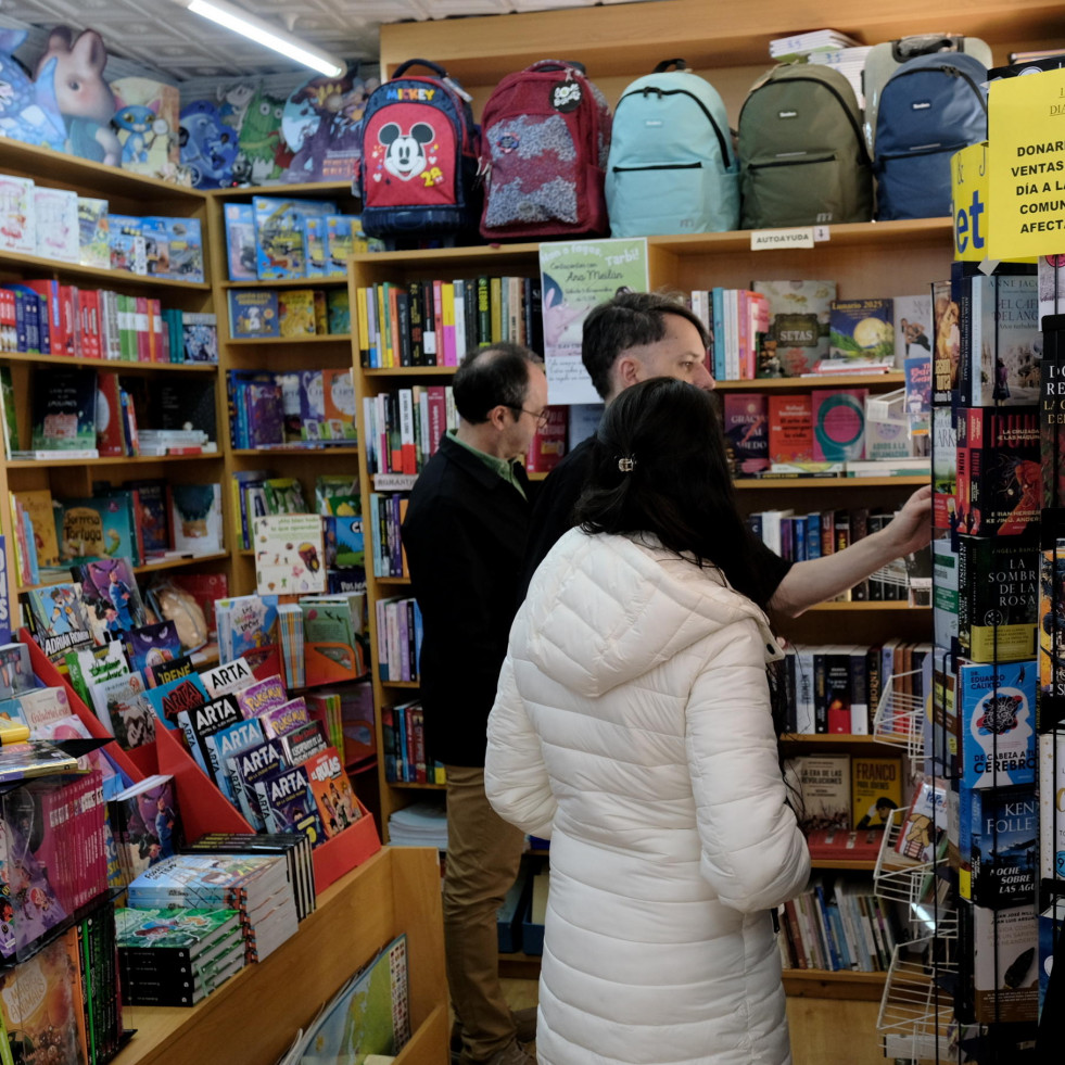 Un taller de detectives, entre otras actividades, en la librería Day de Narón