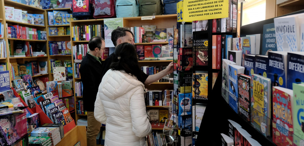 Un taller de detectives, entre otras actividades, en la librería Day de Narón