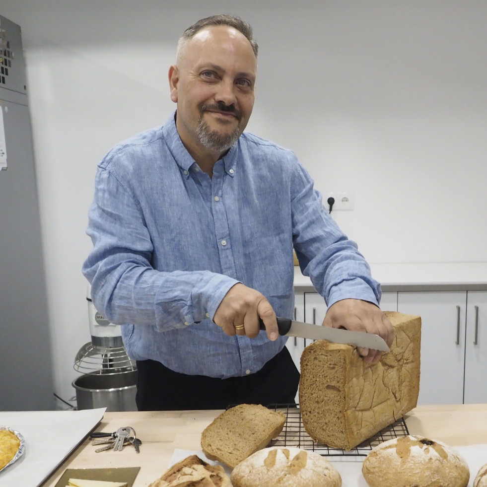 Conservar el sabor de siempre, pero sin gluten: el secreto del éxito de Panadería Santy en Ferrolterra