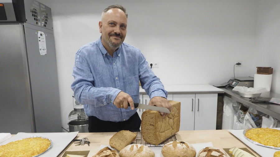 Conservar el sabor de siempre, pero sin gluten: el secreto del éxito de Panadería Santy en Ferrolterra