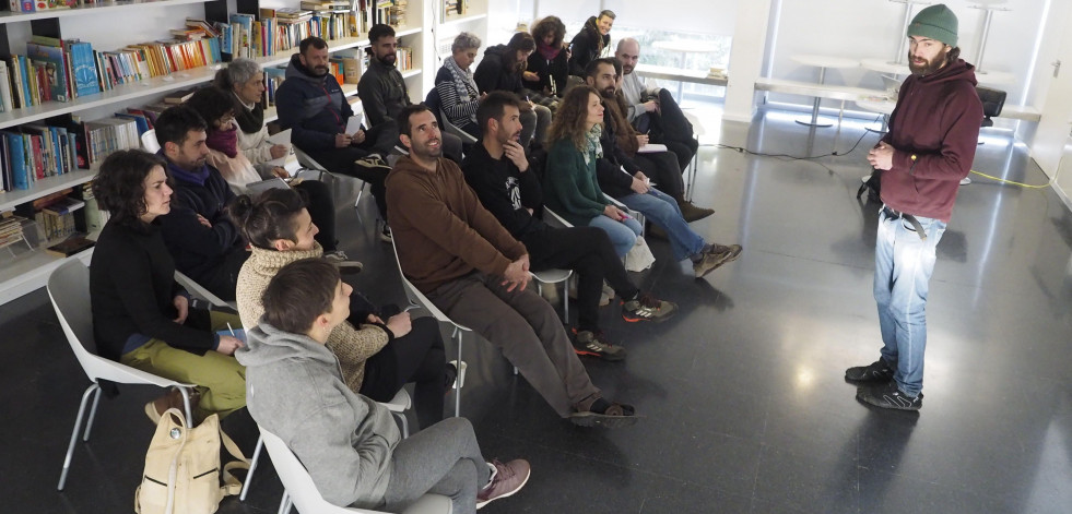 FOTONOTICIA | Primera sesión de las Xornadas Agroforestais con Jaime Páramo en el centro cívico de Canido