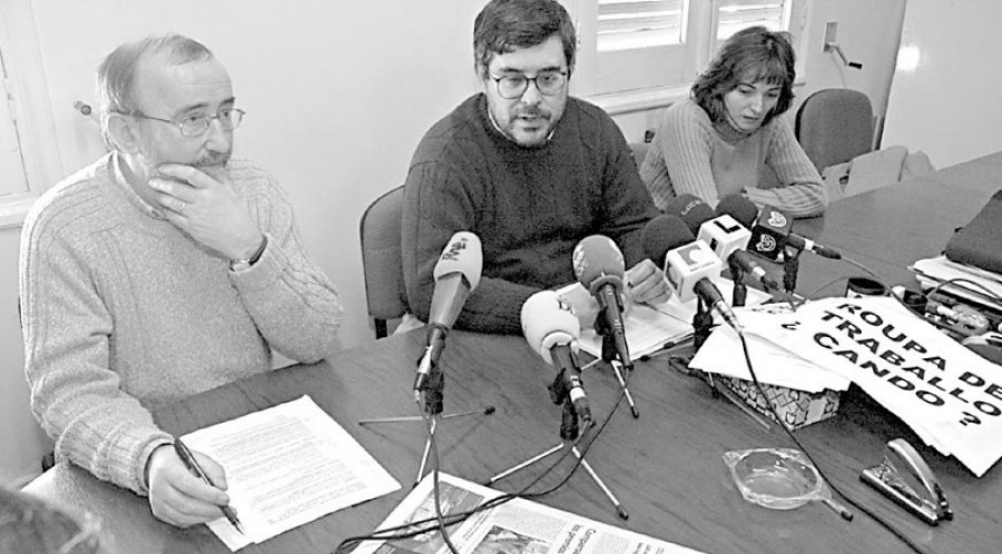 Hace 20 años | La junta de personal del Ayuntamiento estudia demandar al alcalde, Juan Juncal