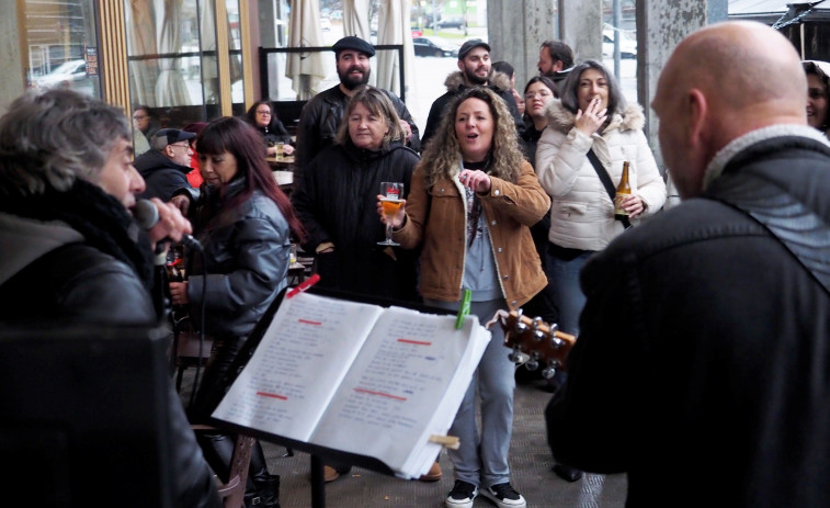 Fiesta por el octavo cumpleaños de Bocelli, en el barrio de Caranza