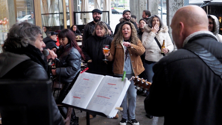 Fiesta por el octavo cumpleaños de Bocelli, en el barrio de Caranza