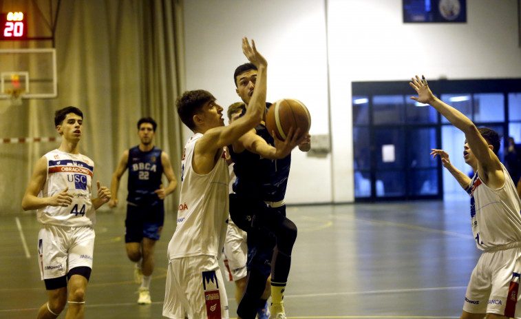 El Costa Ártabra masculino es víctima de un mal arbitraje y cae en casa