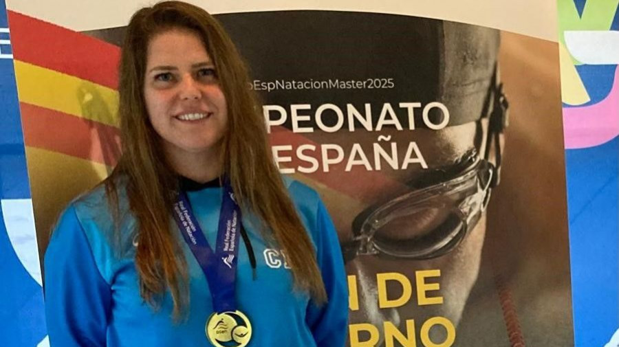 Máster | Cuatro podios estatales para Blanca Hermida en el Campeonato open de España de natación