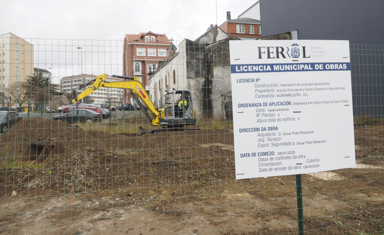 Comienzan las obras de construcción de un parking en una parcela del barrio ferrolano de Esteiro