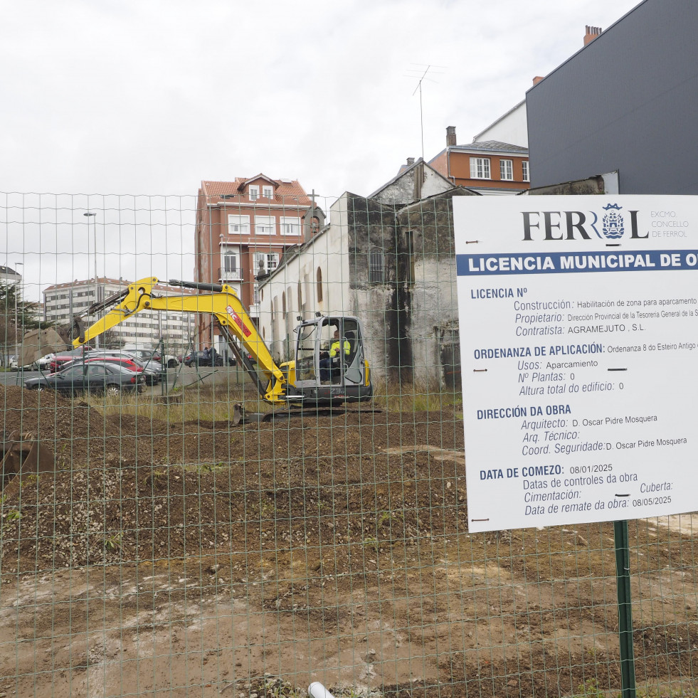 Comienzan las obras de construcción de un parking en una parcela del barrio ferrolano de Esteiro