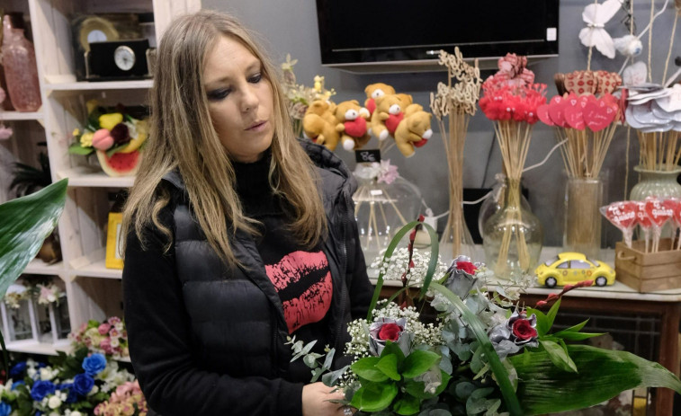 La rosa roja sigue siendo la preferida por San Valentín en Ferrolterra