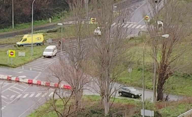 Un técnico sanitario herido en un accidente de tráfico en Caranza