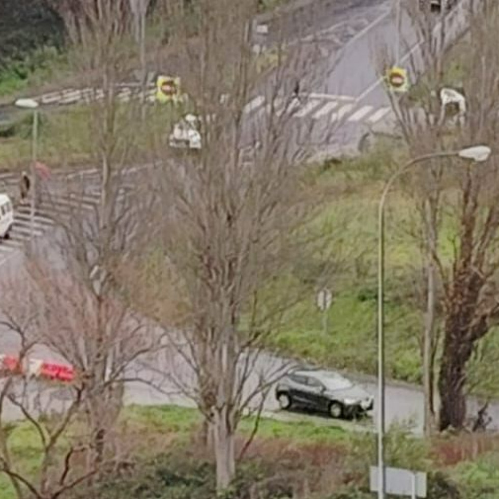 Un técnico sanitario herido en un accidente de tráfico en Caranza